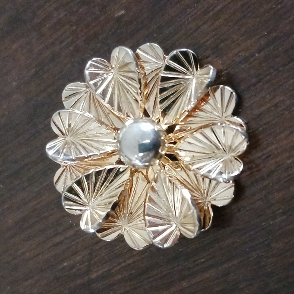 Coro Brooch, Gold tone, 1 in
